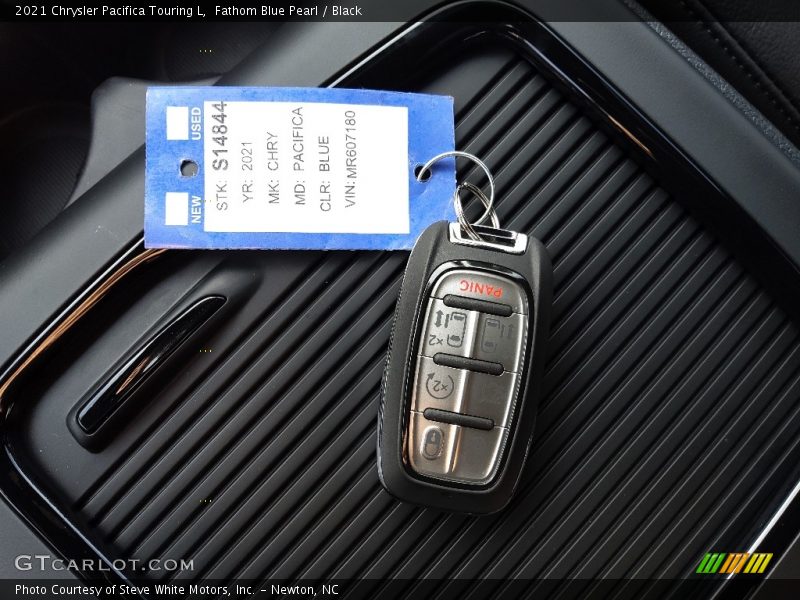 Keys of 2021 Pacifica Touring L