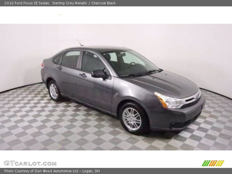 Sterling Grey Metallic / Charcoal Black 2010 Ford Focus SE Sedan