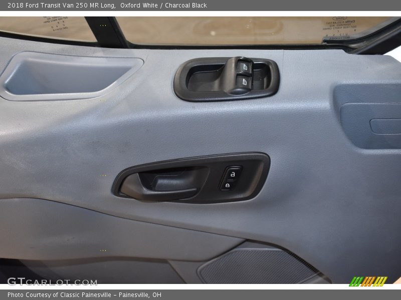 Oxford White / Charcoal Black 2018 Ford Transit Van 250 MR Long