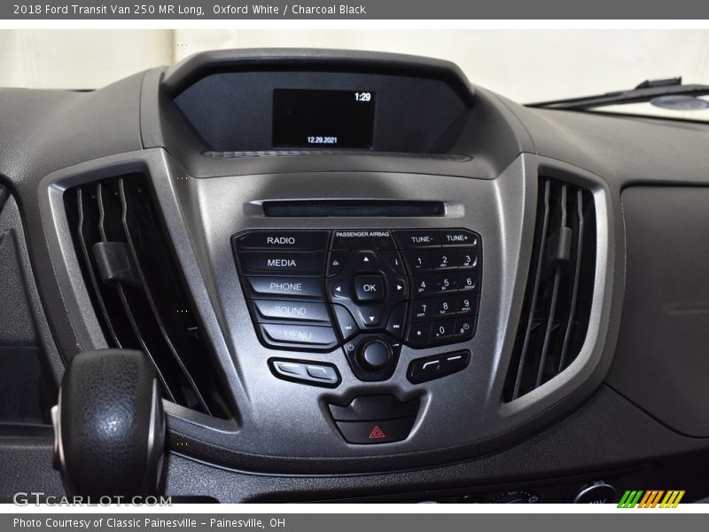 Controls of 2018 Transit Van 250 MR Long