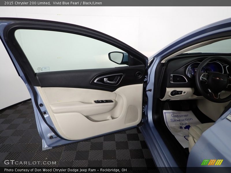 Vivid Blue Pearl / Black/Linen 2015 Chrysler 200 Limited