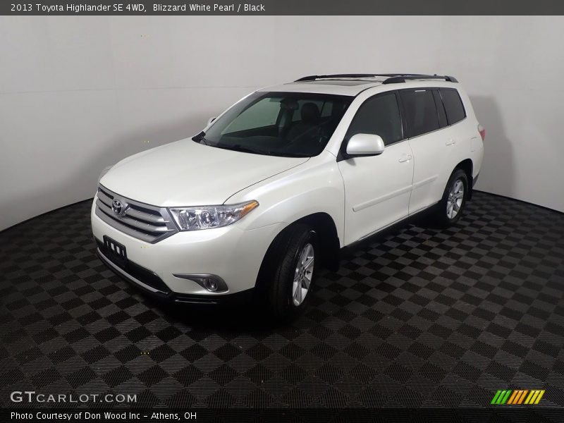 Blizzard White Pearl / Black 2013 Toyota Highlander SE 4WD