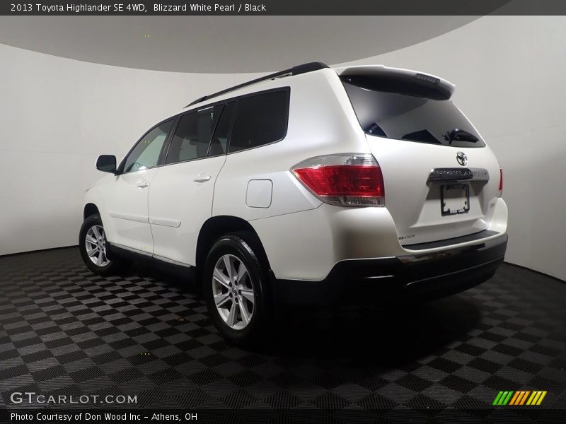 Blizzard White Pearl / Black 2013 Toyota Highlander SE 4WD