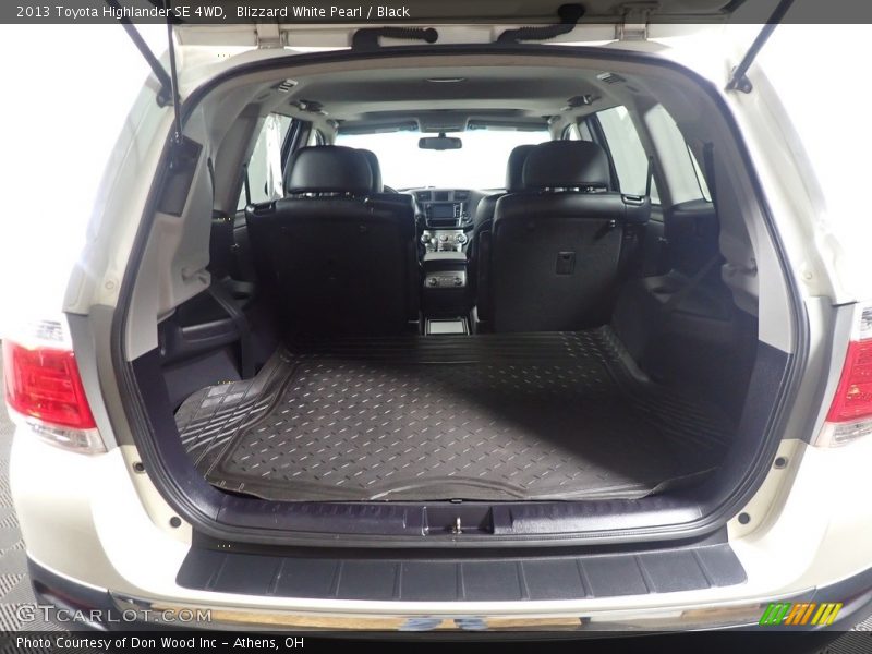 Blizzard White Pearl / Black 2013 Toyota Highlander SE 4WD