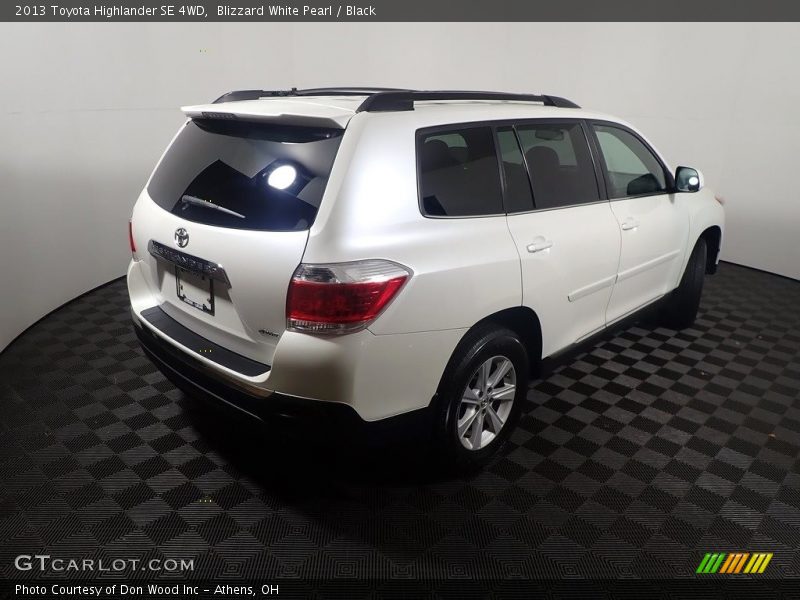 Blizzard White Pearl / Black 2013 Toyota Highlander SE 4WD