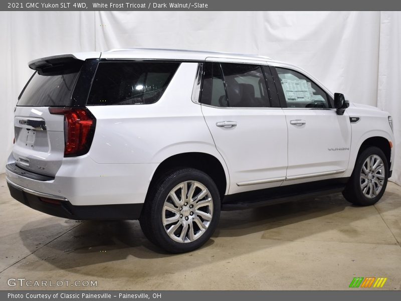 White Frost Tricoat / Dark Walnut/­Slate 2021 GMC Yukon SLT 4WD