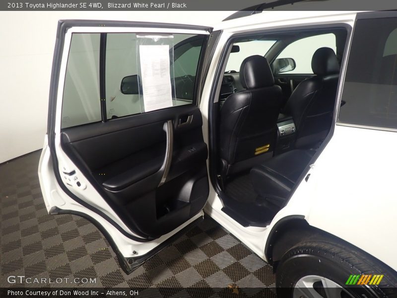 Blizzard White Pearl / Black 2013 Toyota Highlander SE 4WD