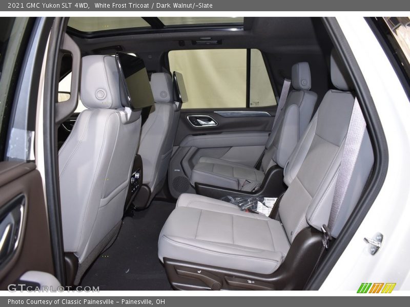 White Frost Tricoat / Dark Walnut/­Slate 2021 GMC Yukon SLT 4WD