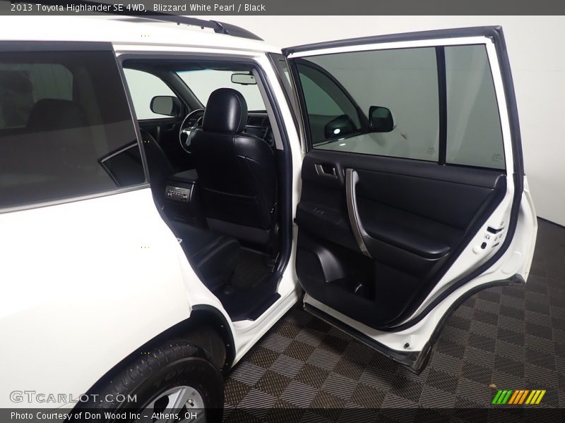 Blizzard White Pearl / Black 2013 Toyota Highlander SE 4WD