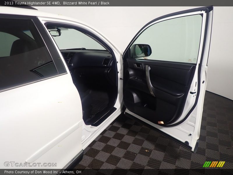 Blizzard White Pearl / Black 2013 Toyota Highlander SE 4WD
