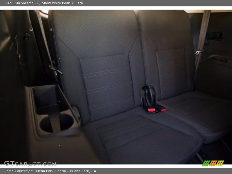 Snow White Pearl / Black 2020 Kia Sorento LX