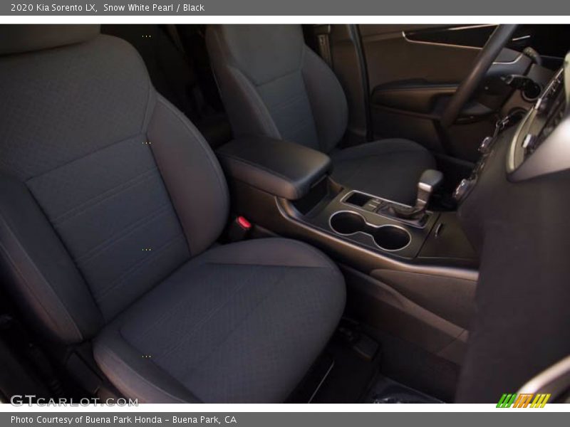 Snow White Pearl / Black 2020 Kia Sorento LX