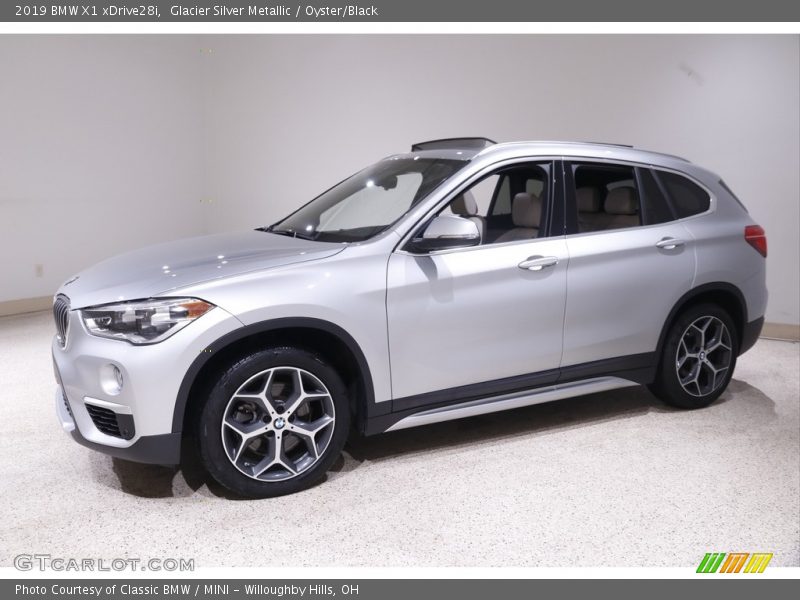 Glacier Silver Metallic / Oyster/Black 2019 BMW X1 xDrive28i