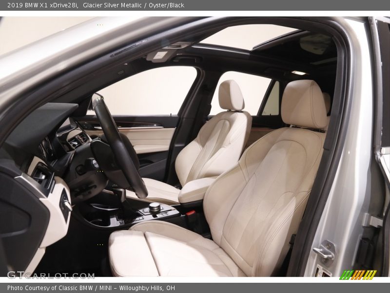Glacier Silver Metallic / Oyster/Black 2019 BMW X1 xDrive28i