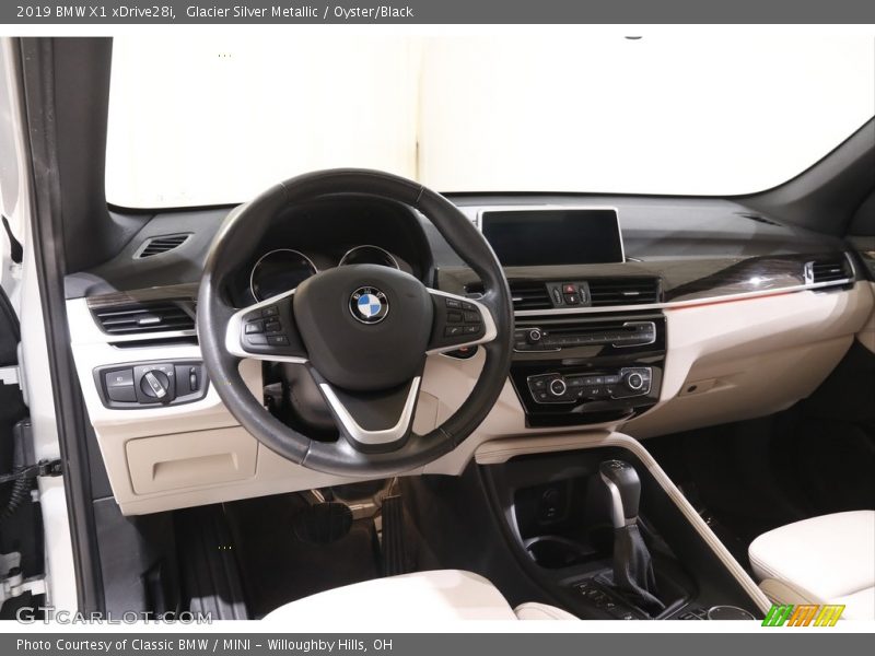 Glacier Silver Metallic / Oyster/Black 2019 BMW X1 xDrive28i