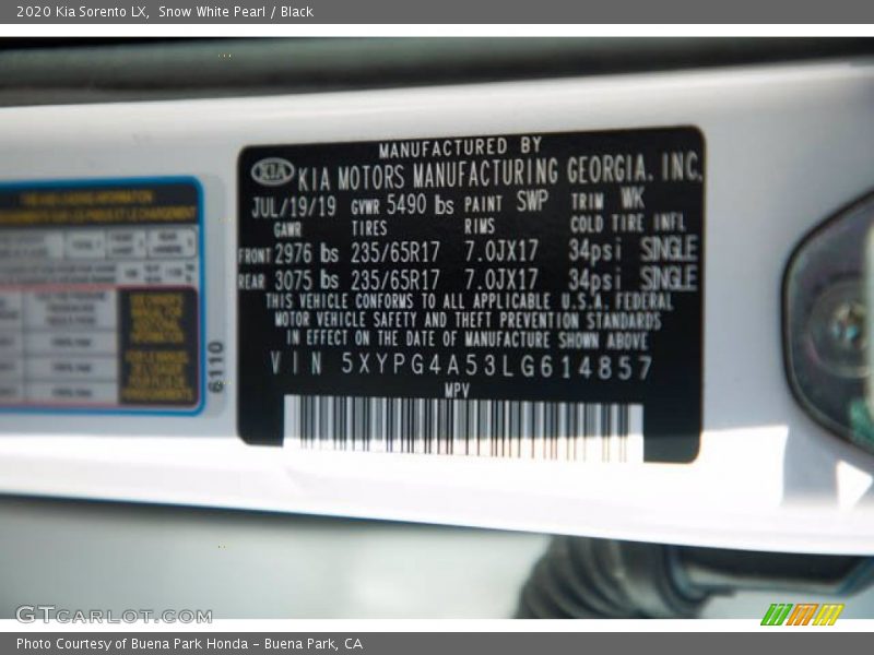 Snow White Pearl / Black 2020 Kia Sorento LX