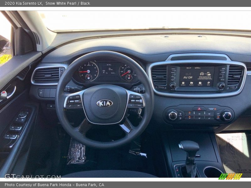 Snow White Pearl / Black 2020 Kia Sorento LX