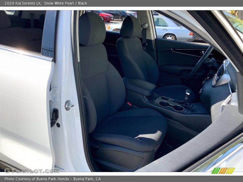 Snow White Pearl / Black 2020 Kia Sorento LX