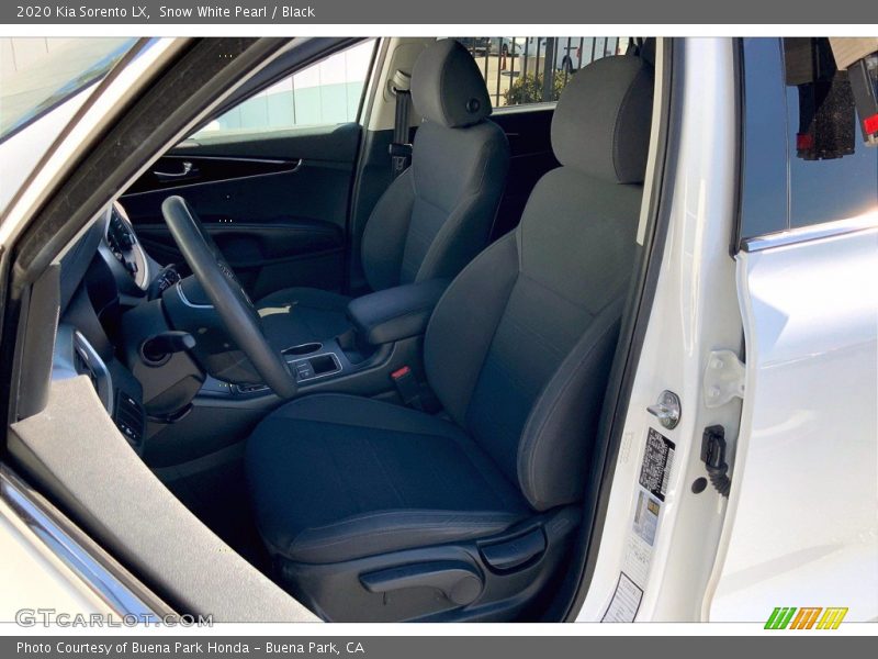 Snow White Pearl / Black 2020 Kia Sorento LX