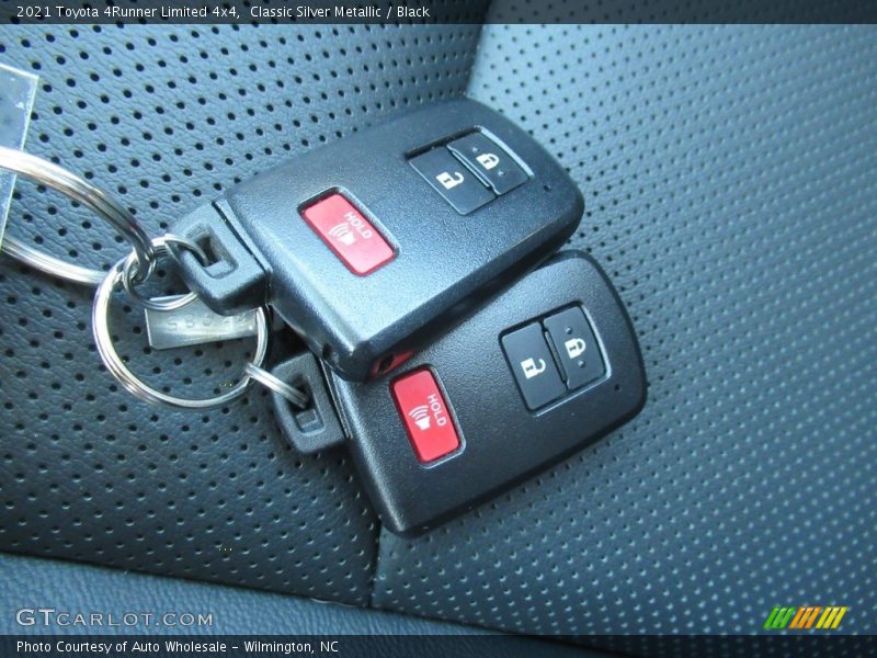 Classic Silver Metallic / Black 2021 Toyota 4Runner Limited 4x4