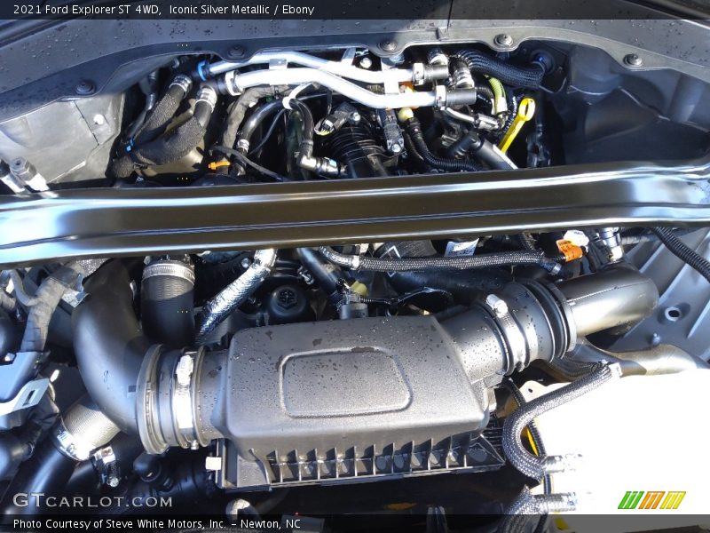 Iconic Silver Metallic / Ebony 2021 Ford Explorer ST 4WD