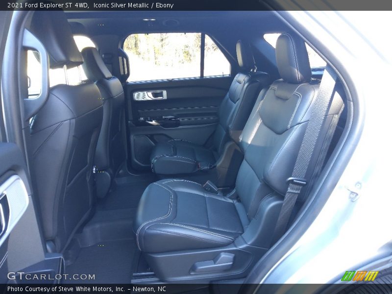 Iconic Silver Metallic / Ebony 2021 Ford Explorer ST 4WD