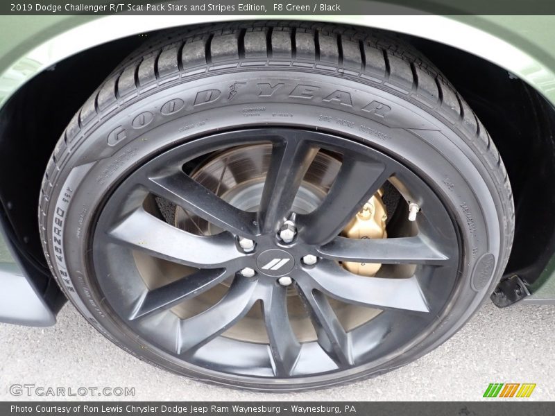  2019 Challenger R/T Scat Pack Stars and Stripes Edition Wheel