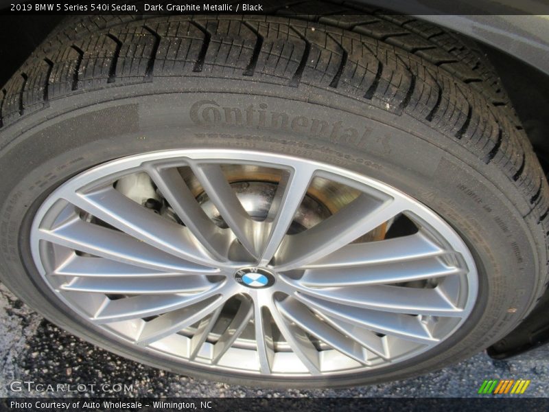 Dark Graphite Metallic / Black 2019 BMW 5 Series 540i Sedan
