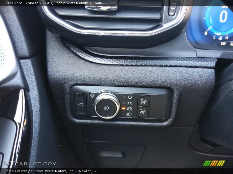 Iconic Silver Metallic / Ebony 2021 Ford Explorer ST 4WD