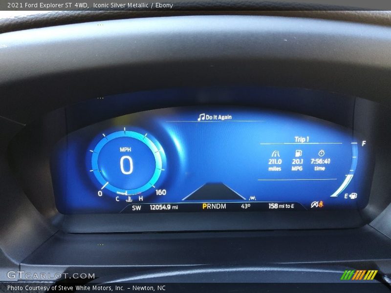 Iconic Silver Metallic / Ebony 2021 Ford Explorer ST 4WD