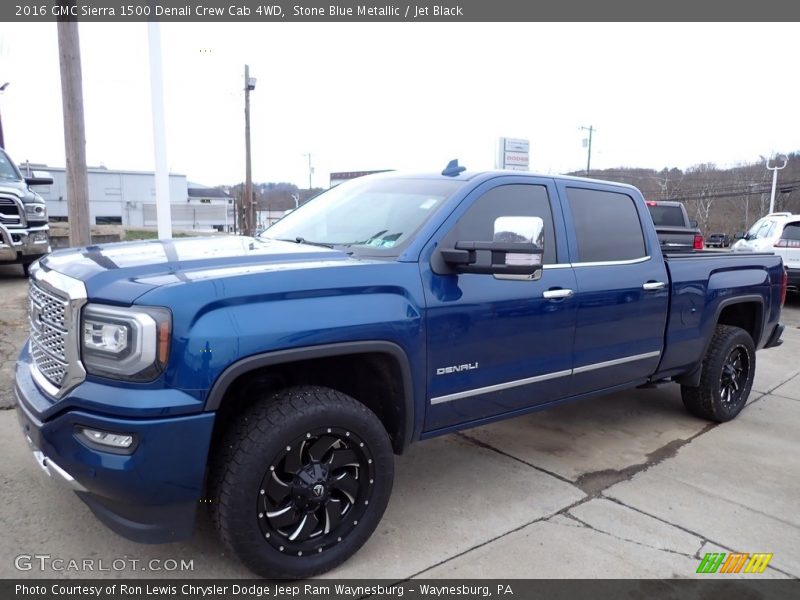 Front 3/4 View of 2016 Sierra 1500 Denali Crew Cab 4WD