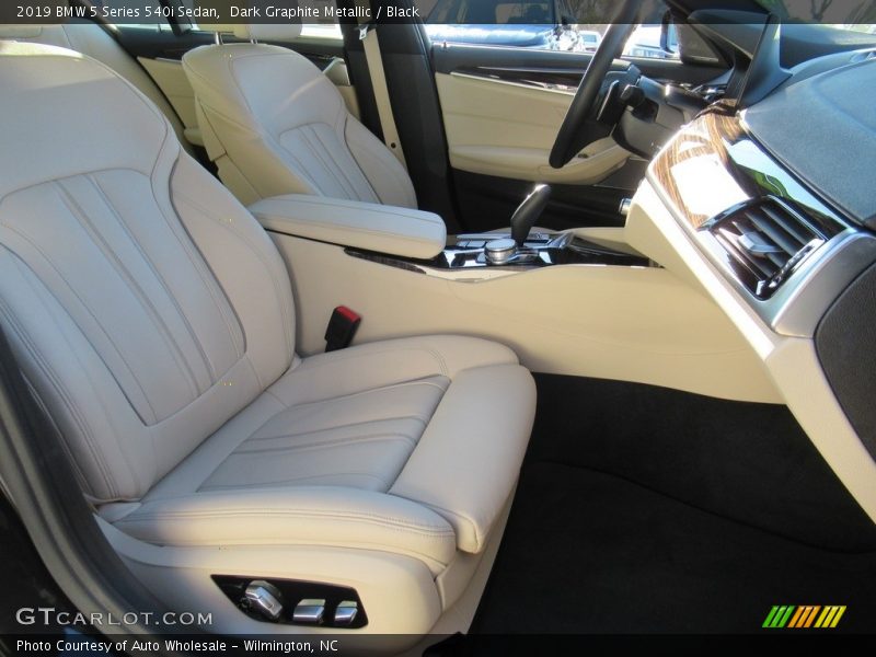 Dark Graphite Metallic / Black 2019 BMW 5 Series 540i Sedan