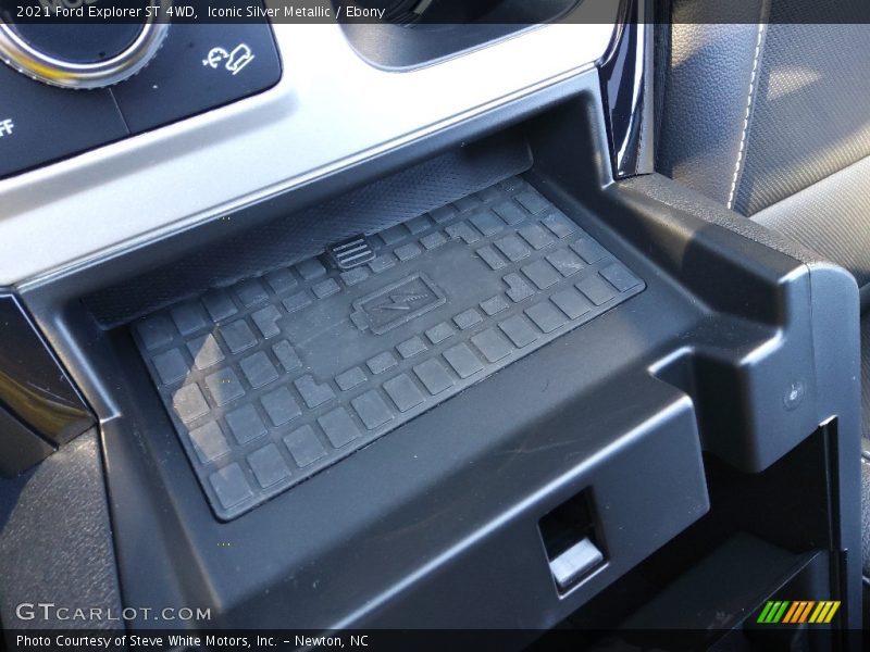 Iconic Silver Metallic / Ebony 2021 Ford Explorer ST 4WD