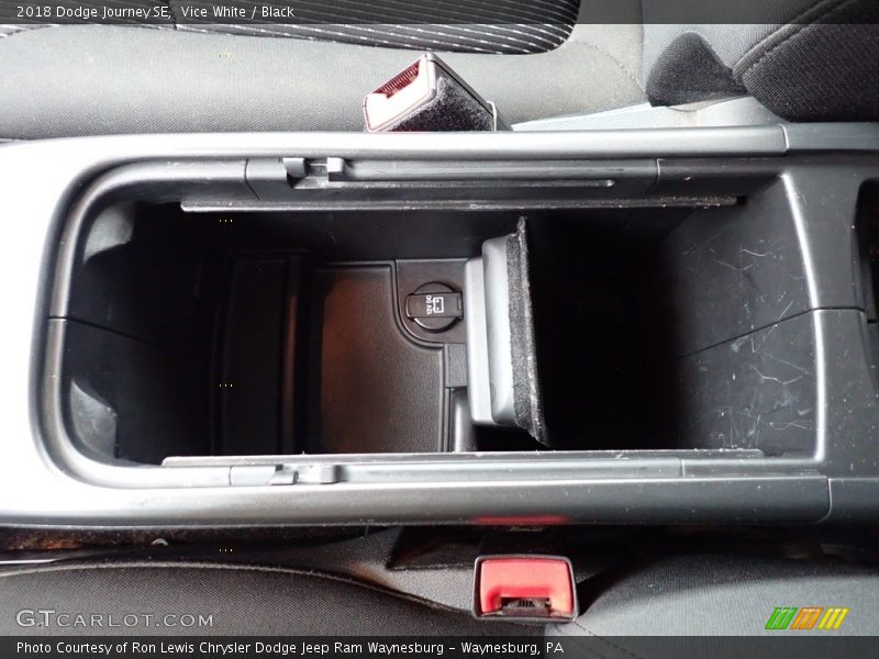 Vice White / Black 2018 Dodge Journey SE