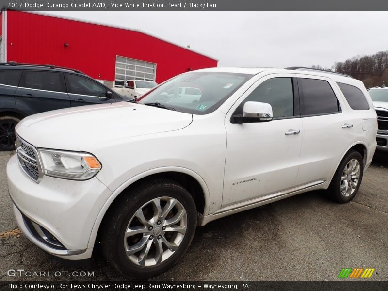 Front 3/4 View of 2017 Durango Citadel AWD
