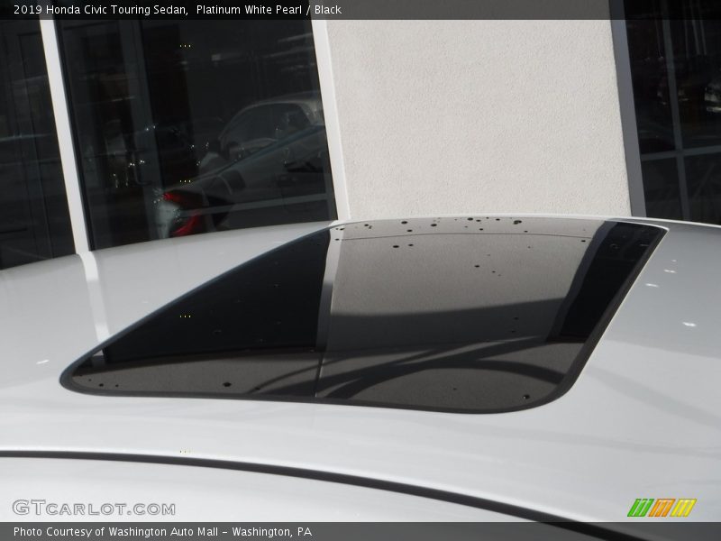 Platinum White Pearl / Black 2019 Honda Civic Touring Sedan