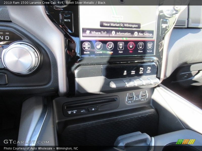 Billett Silver Metallic / Black 2019 Ram 1500 Laramie Crew Cab 4x4