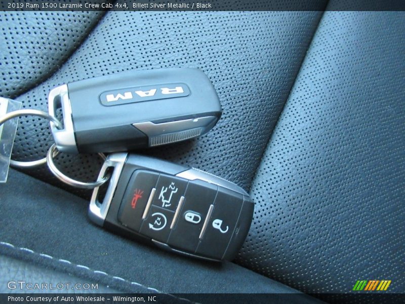 Billett Silver Metallic / Black 2019 Ram 1500 Laramie Crew Cab 4x4
