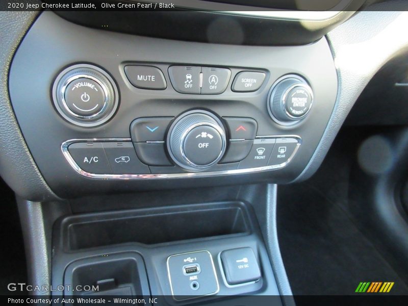 Olive Green Pearl / Black 2020 Jeep Cherokee Latitude