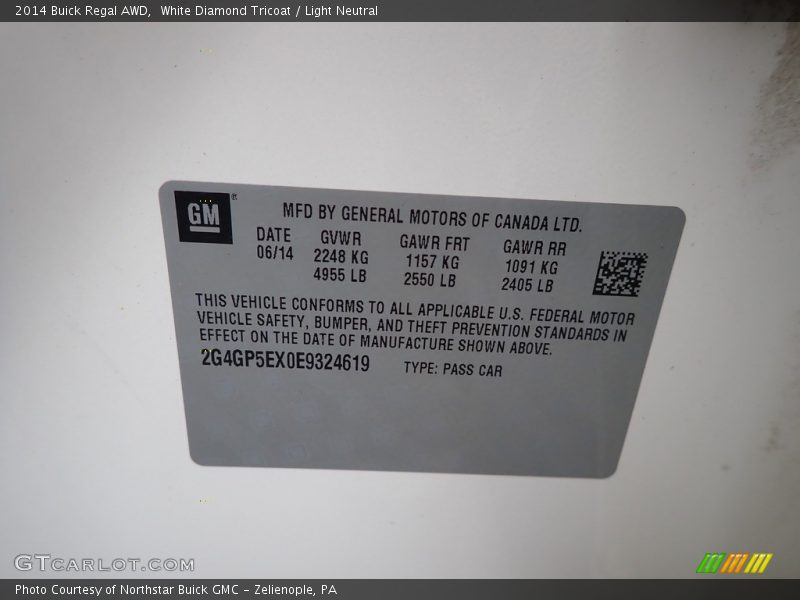 White Diamond Tricoat / Light Neutral 2014 Buick Regal AWD
