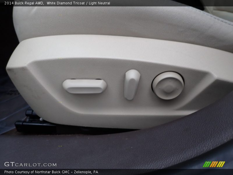 White Diamond Tricoat / Light Neutral 2014 Buick Regal AWD