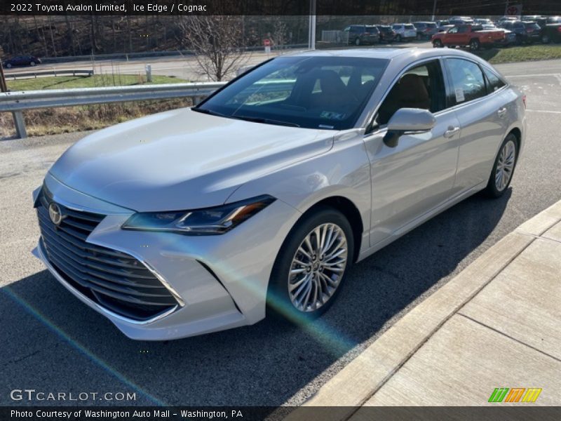 Front 3/4 View of 2022 Avalon Limited