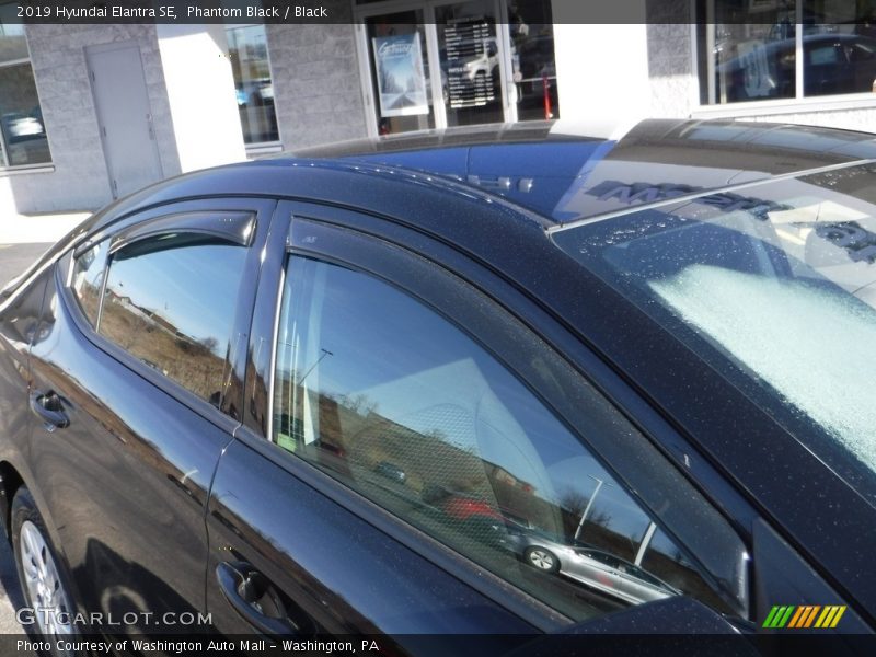 Phantom Black / Black 2019 Hyundai Elantra SE
