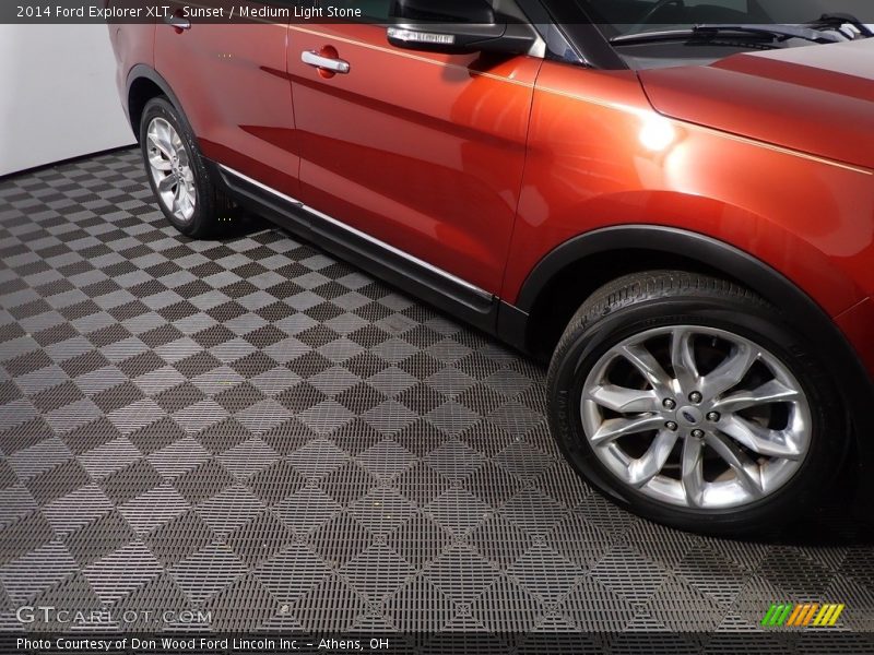 Sunset / Medium Light Stone 2014 Ford Explorer XLT