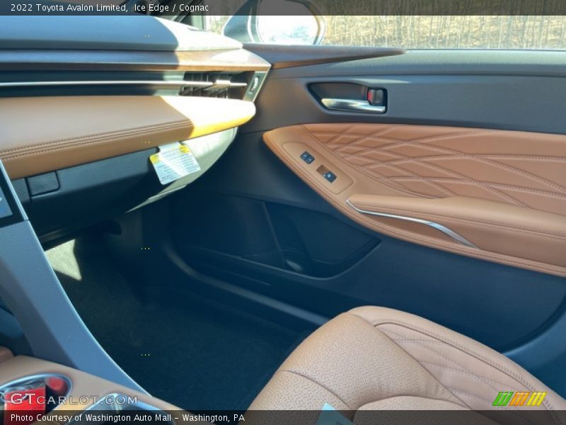 Ice Edge / Cognac 2022 Toyota Avalon Limited