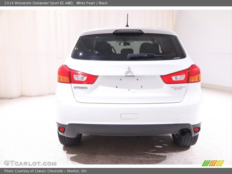White Pearl / Black 2014 Mitsubishi Outlander Sport ES AWD