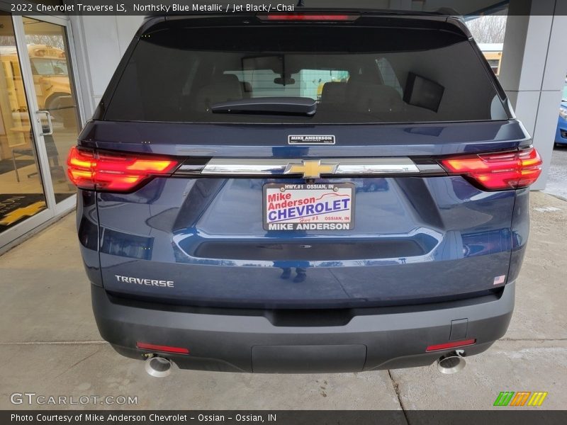 Northsky Blue Metallic / Jet Black/­Chai 2022 Chevrolet Traverse LS
