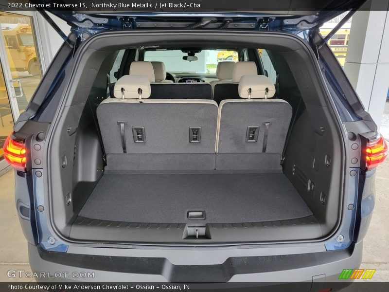 Northsky Blue Metallic / Jet Black/­Chai 2022 Chevrolet Traverse LS