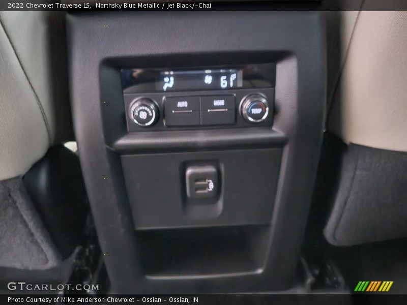 Northsky Blue Metallic / Jet Black/­Chai 2022 Chevrolet Traverse LS