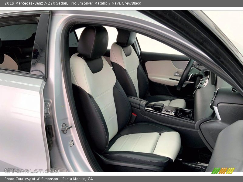 Iridium Silver Metallic / Neva Grey/Black 2019 Mercedes-Benz A 220 Sedan
